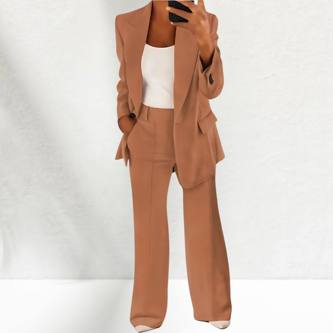 Jewel | Elegante Traje de Dos Piezas