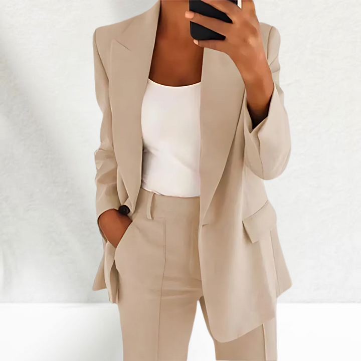 Jewel | Elegante Traje de Dos Piezas
