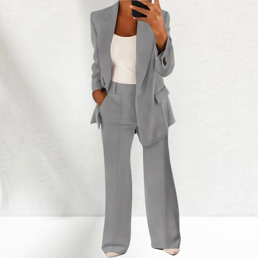 Jewel | Elegante Traje de Dos Piezas