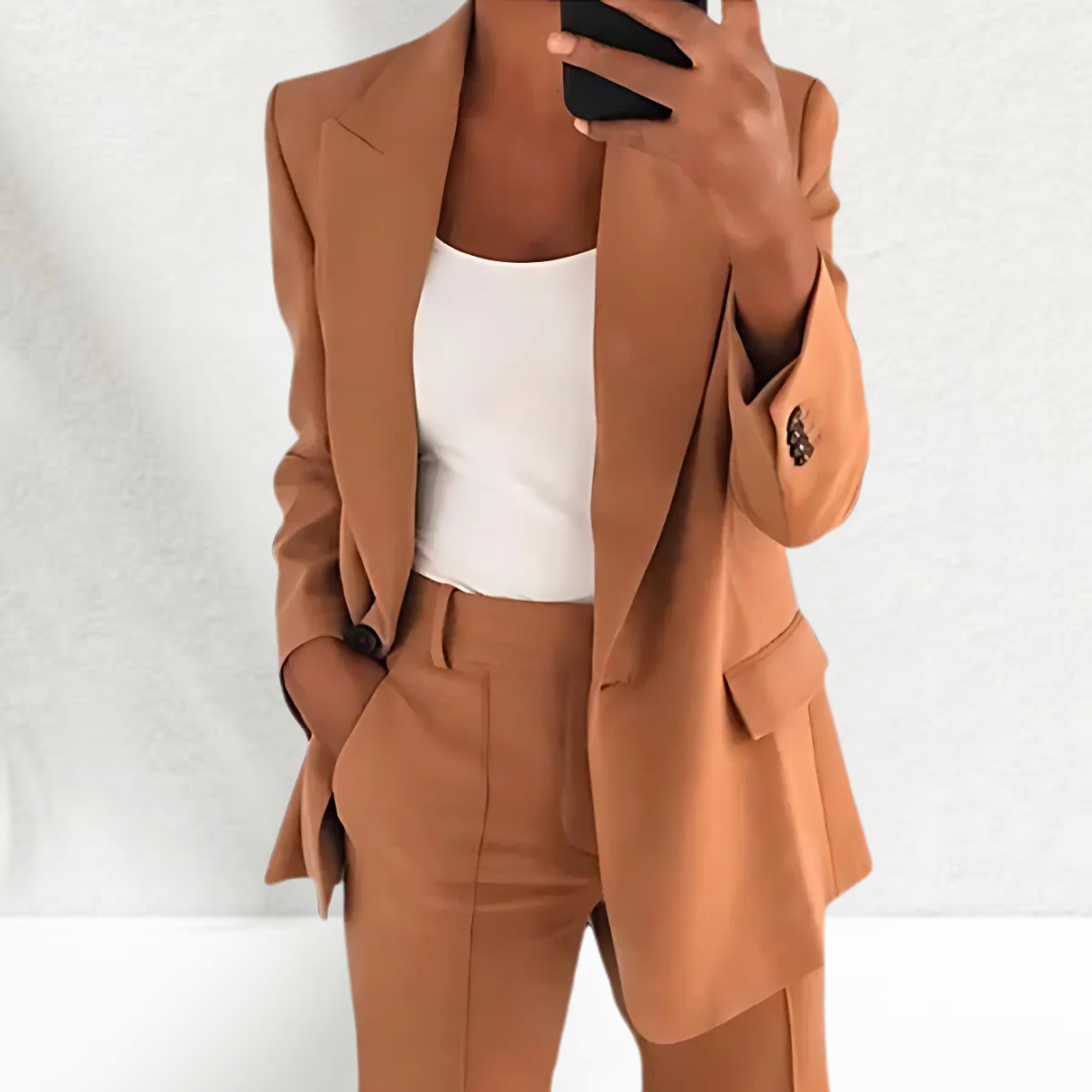 Jewel | Elegante Traje de Dos Piezas